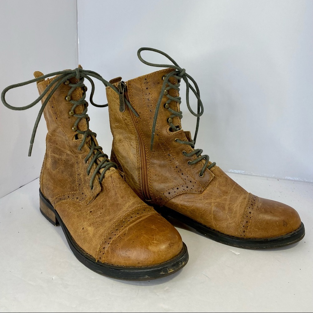 Two Lips brown leather lace up boots size 7.5